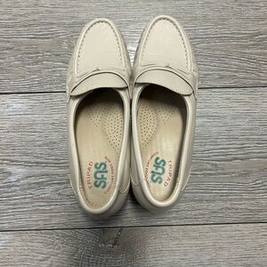 SAS Kid’s Beige Leather Loafers Size 4M MO194637